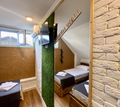 2-местная комната стандарт №8 (мансарда) в Greenwall
