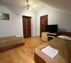 Стандартный трехместный номер в Николаевский