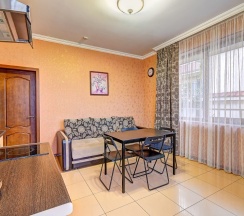 Двухкомнатный с кухней в Лэнсис