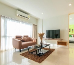 Четырёхместный номер Luxury с 2 комнатами в The Lantern Resorts Patong