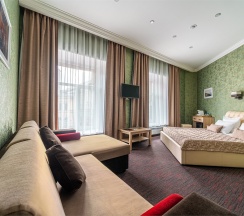 Полулюкс с двуспальной кроватью и диваном в Kravt Sadovaya Hotel
