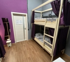 Место в общем четырехместном номере в Good night