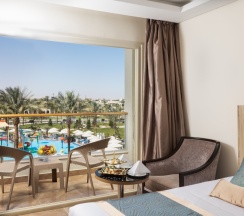 Двухместный номер Deluxe с видом на сад двуспальная кровать в Pickalbatros Dana Beach Resort - Hurghada