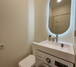 Просторная студия 43 м² с этническими акцентами и видом на море. в Как Дома 05