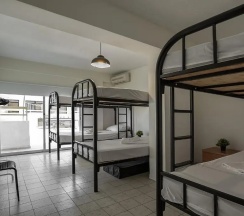 Кровать в общем номере в White Hostel