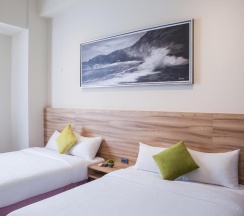 Четырёхместный номер Standard в Rainbow Hotel