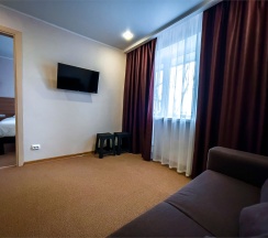 Люкс улучшенный 3х местный с видом на парк (3 корпус) в Небуг