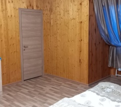 Коттедж в Дом у дороги