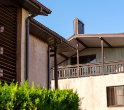 4х местная Студия с мини-кухней, индивидуальной террасой и видом на мор в Благовещенка