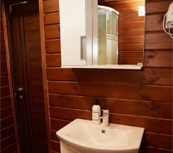 Коттедж Brown House в Anaka