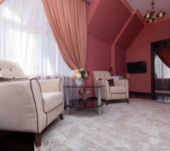 Люкс 2-х комнатный 2-х местный с большой кроватью в Жемчуг