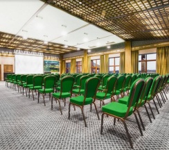 Вилла на 8 спальных мест в Country club