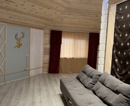 Семейный номер Comfort с красивым видом из окна в Саянский Марал Аршан