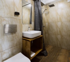 Номер студия c панорамным окном в Bay house