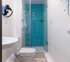 izzzi COMFORT с кондиционером и колонкой "Алиса" в izzzi 3* у Владимирской