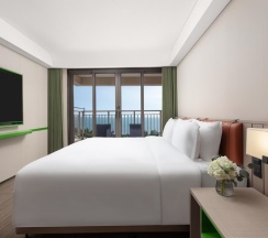 Люкс High Floor с 3 комнатами с видом на океан в Holiday Inn Resort Sanya Bay by IHG