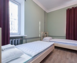 Спальное место в общем 3-х местном номере для мужчин в Story Hostel
