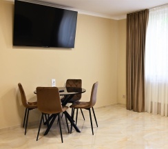 Четырёхместные апартаменты категории "Комфорт" в Astoria Apartments