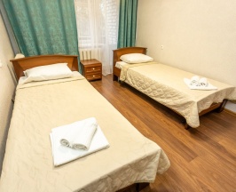 Четырёхместный номер Comfort с балконом в Лесные поляны