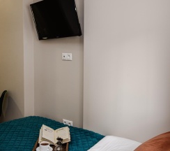 Номер эконом стандарт с 2 односпальными кроватями в Uroom
