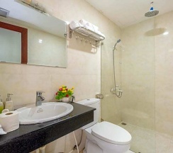 Двухместный номер Superior с видом на город двуспальная кровать в KLC Holidays Phu Quoc Hotel