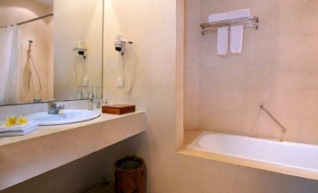 Двухместный номер Superior двуспальная кровать в Keraton Jimbaran Beach Resort
