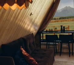 Семейный коттедж с красивым видом из окна в Саянский Марал Аршан