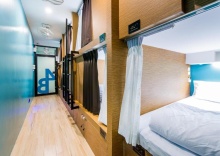 Кровать в общем номере в Matchbox Bangkok Hostel