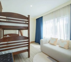 Семейный люкс с балконом в Sira Grande Hotel and Spa