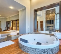 Двухместный люкс Premium двуспальная кровать в Rixos President Astana