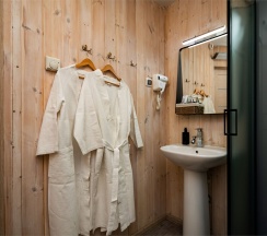 Номер с панорамными окнами в Villa Malina
