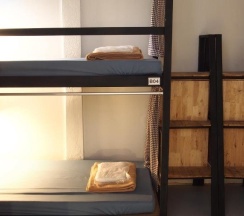 Кровать в общем номере в D-hub Hostel