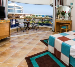 Полулюкс с балконом и с красивым видом из окна в Seagull Beach Resort Families & Couples Only - All Inclusive
