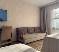 Четырёхместный Сьют c 1 комнатой с балконом и с видом на море в Aimara