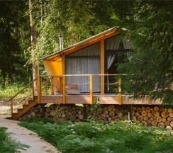 Лодж "Лесной" с террасой и огромными панорамными окнами в Lembo