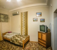 Четырёхместный номер Standard Цокольный этаж с 2 комнатами в Катеринаплюс