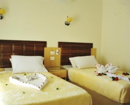 Двухместный номер Standard с видом на бассейн двуспальная кровать в Sharks Bay Oasis