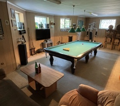 Коттедж с красивым видом из окна в Усадьба Новознаменская