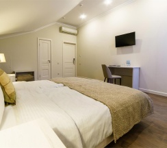 Семейный комфорт в Rossi Hotel