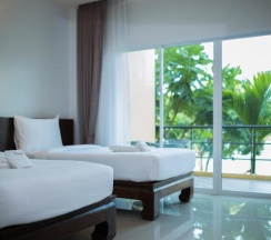 Двухместный номер Deluxe двуспальная кровать в Tamali Hotel
