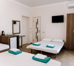 Полулюкс 3х-местный с балконом + дополнительное спальное место в Легенда