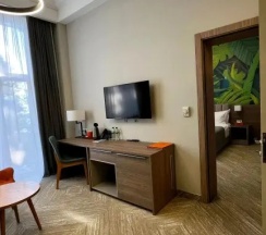 Сюит с видом на Гагру и море с балконом в Garden Resort
