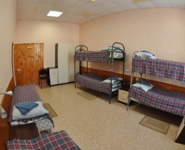 Кровать в 6-местном общем номере #13 в Наш