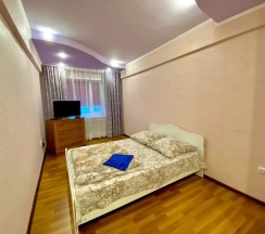 Трёхместные апартаменты с 2 комнатами в Two pillows on boulevard Pischevikov