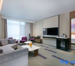 Люкс Business в Hampton by Hilton Gu'an New Airport