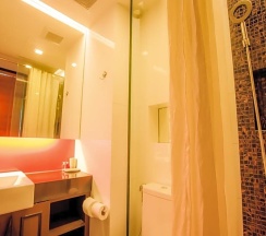 Семейный люкс в Kata Blue Sea Resort