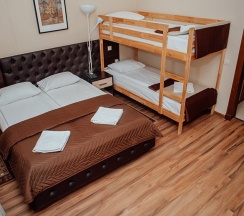 Семейный номер с двумя кроватями (окнами во двор) в Brothershotel.ru