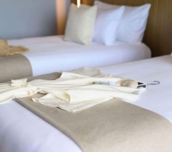 Двухместный номер Deluxe Sky Bath 2 отдельные кровати в Отель Wyndham Grand Nai Harn Beach Phuket