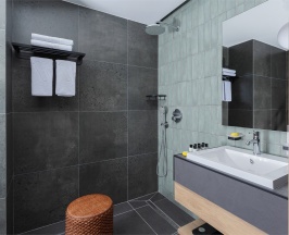 Deluxe special pool view (номер для людей с ограниченными возможностями) в Funf Luxury Resort&SPA Anapa Miracleon