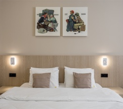Улучшенный номер «SUPERIOR» с одной кроватью и диван-кроватью в Riverside Hotel